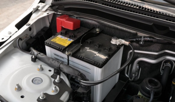 汽車電瓶充電需要多長時(shí)間 充電需要等待3-5個(gè)小時(shí)可以充滿