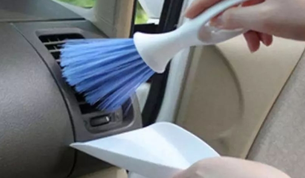 汽車內(nèi)飾多久清洗一次 汽車內(nèi)飾三個(gè)月清洗一次效果好
