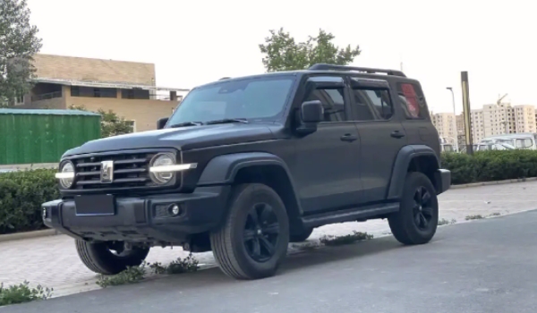 坦克三百是幾個(gè)擋位 是8擋手自一體變速箱（2.0T渦輪增壓發(fā)動(dòng)機(jī)）