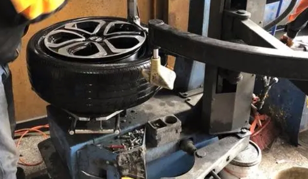 防爆輪胎可不可以補 可以補胎（可以作為應(yīng)急使用）