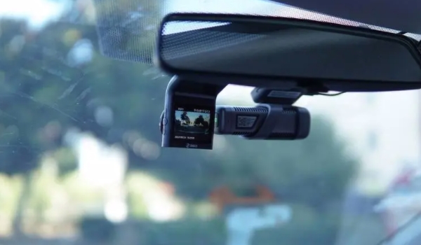 行車記錄儀哪個(gè)牌子好 飛利浦、鐵將軍、凌度三個(gè)品牌效果好