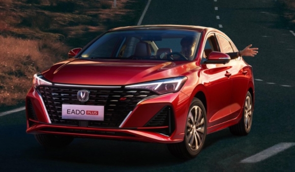 長安逸動怎么樣 舒適性好、顏值較高、油耗低（百公里油耗6L）