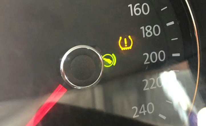 儀表盤黃燈感嘆號(hào)亮了是什么意思