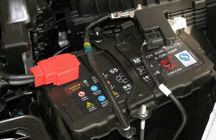 發(fā)動機(jī)會給蓄電池充電嗎