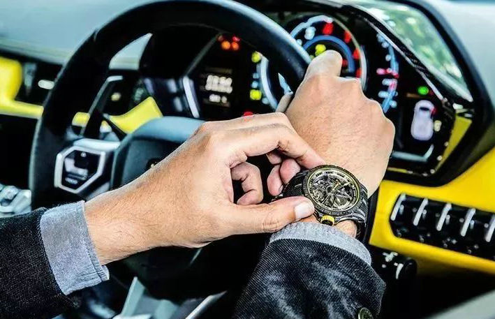 窮玩車富玩表是什么意思