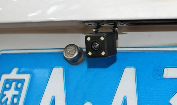 倒車攝像頭安裝在什么位置