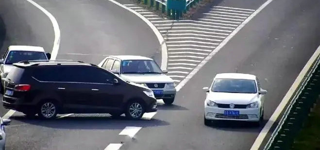 高速違章查詢一般幾天可以查到