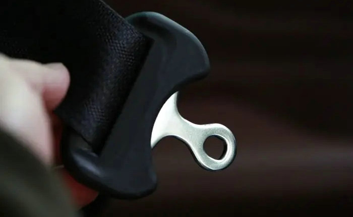 安全帶插銷(xiāo)怎么更換