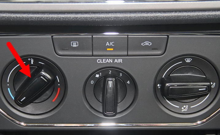 汽車(chē)暖氣開(kāi)關(guān)是哪個(gè)