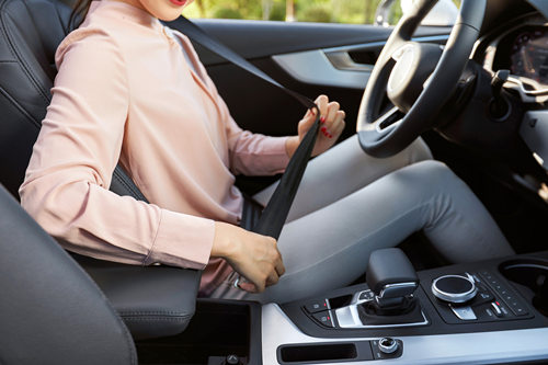 汽車安全帶卡扣拔不出來怎么辦