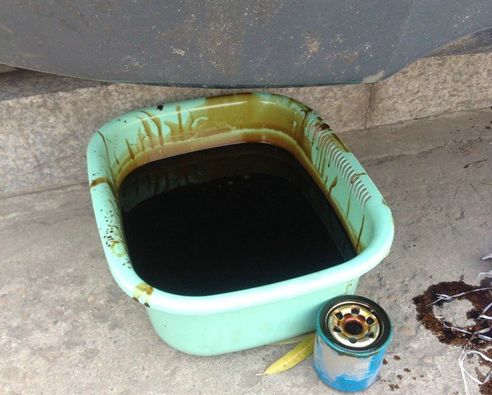 汽車機油多久換一次比較好