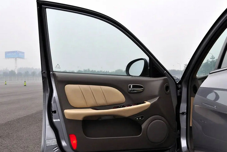 車門震動異響怎么解決