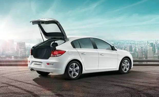 掀背車(chē)是什么意思