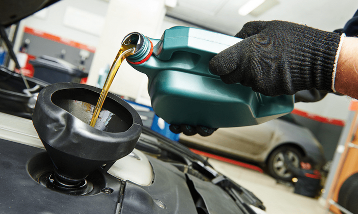 汽車機(jī)油量不足還能繼續(xù)開(kāi)嗎