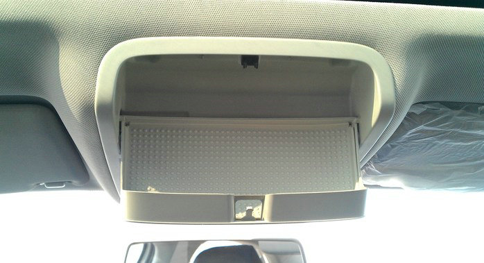 車內閱讀燈一直亮怎么辦