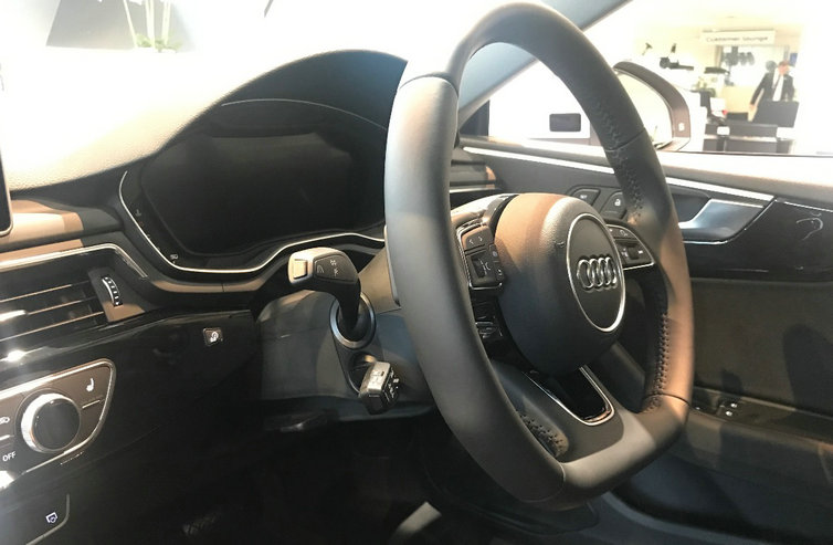 車子方向盤(pán)變重怎么解決