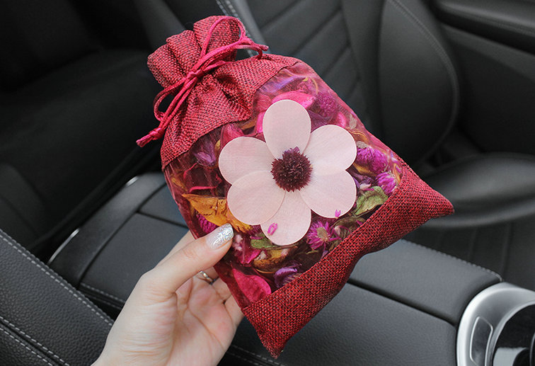 新車(chē)去味道用什么最好