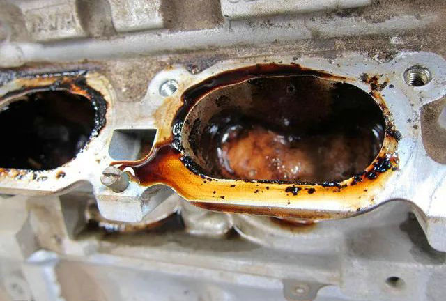 發(fā)動機燃燒室積碳清洗多久一次