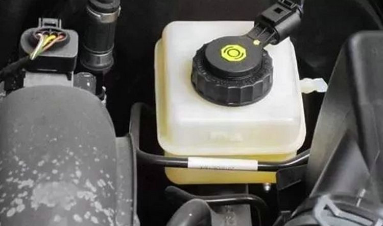 剎車油超過(guò)上限會(huì)怎么樣