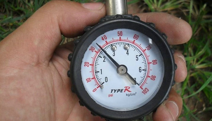 胎壓2.9正?？梢孕旭倖?></i>
          <h3>胎壓2.9正常可以行駛嗎</h3>
          <span>知識(shí)</span>
          <p class=