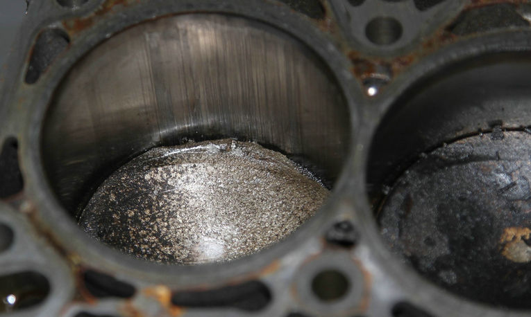 什么情況下發(fā)動機(jī)會拉缸