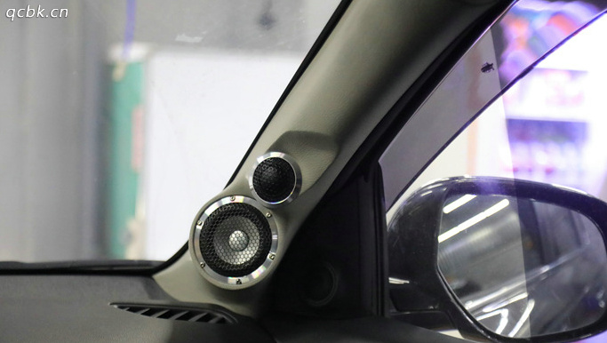 汽車音響就一個(gè)響怎么回事