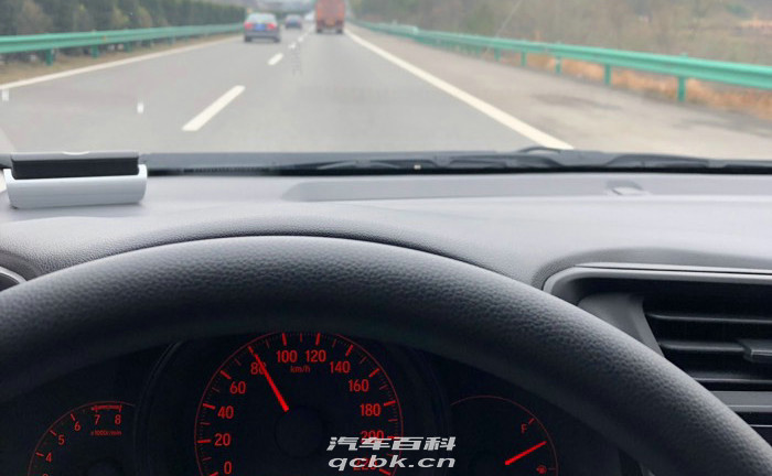 開車經常開40碼算慢嗎