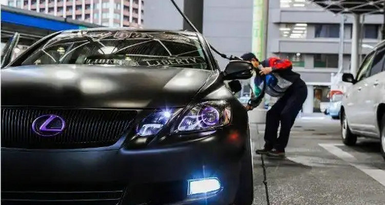 汽車貼膜改色可以過(guò)年檢嗎