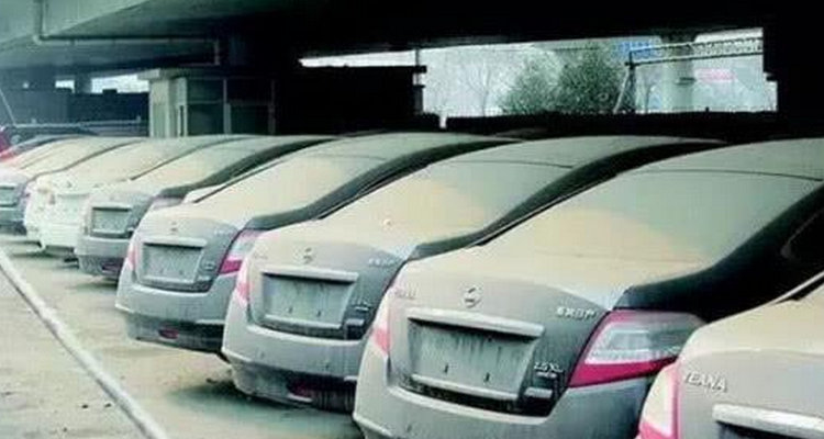 汽車(chē)一直放著多久開(kāi)一下比較好