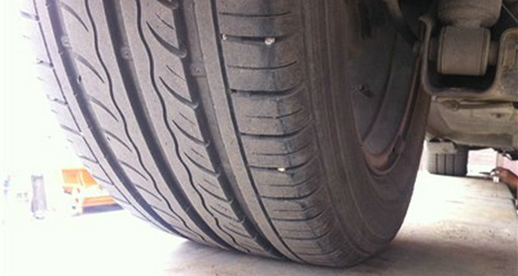 后輪內(nèi)側(cè)吃胎是什么原因造成的