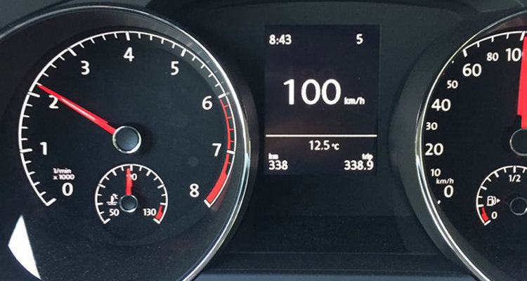 汽車100碼發(fā)動機(jī)轉(zhuǎn)速多少正常