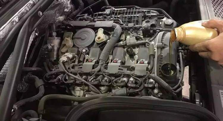 汽車可以不換機(jī)油嗎