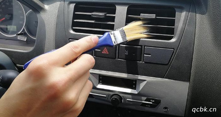 車?yán)锘覊m多怎么解決