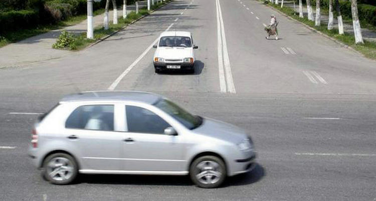 車子有點(diǎn)往右跑偏了怎么辦