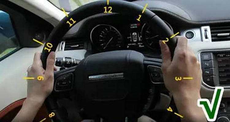 新手學車怎樣打方向盤正確方法