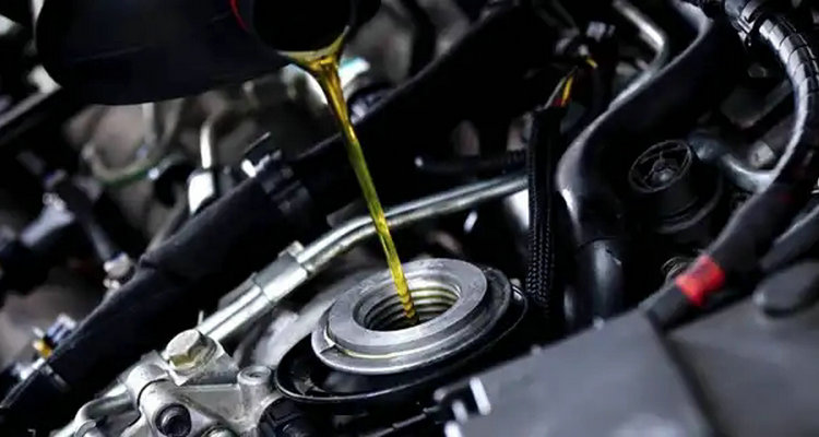 汽車發(fā)動(dòng)機(jī)油泥多了有什么影響