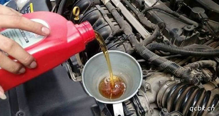 變速箱油缺少會(huì)怎么樣 變速箱沒油了有哪些表現(xiàn)