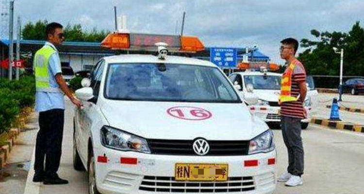 c2自動擋科目三考試內(nèi)容有哪些