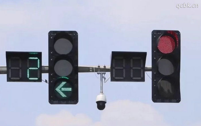 開(kāi)車(chē)闖紅燈扣多少分罰多少錢(qián)