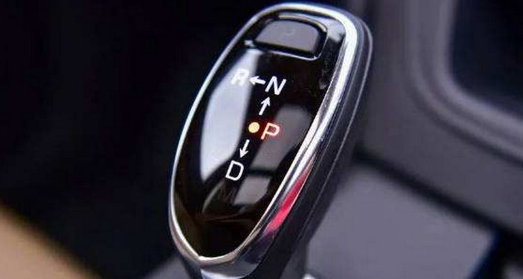 自動擋N檔在什么情況下用