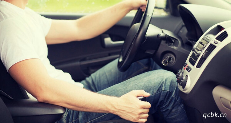 開車手動擋起步前的正確順序