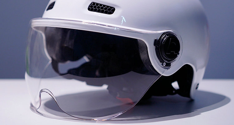 頭盔防霧鏡片的優(yōu)點(diǎn)是什么