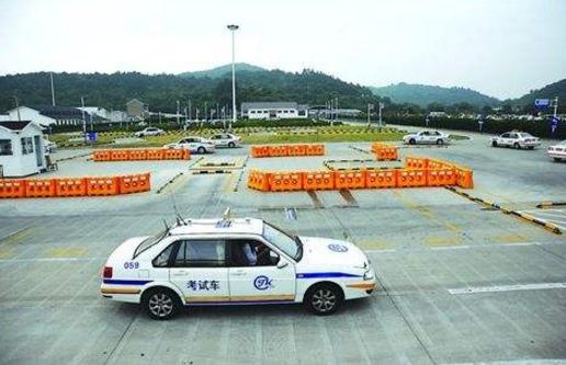 科目二考試心理，熟練后心中有數(shù)不緊張