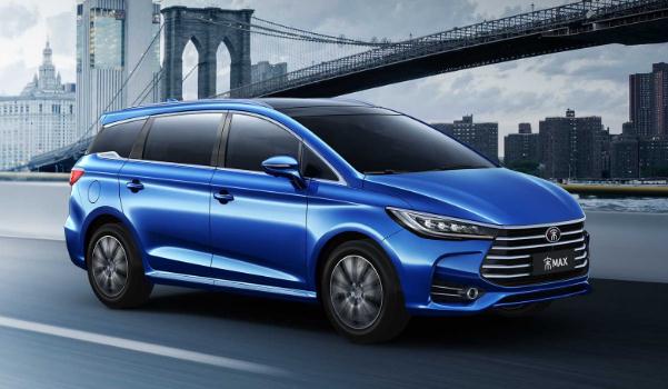 10萬左右有什么車，吉利帝豪顏值高（價(jià)格也適中）