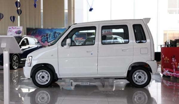 新款北汽EC100/EV2上市，多種車型任意選（不同行業(yè)不同配置）