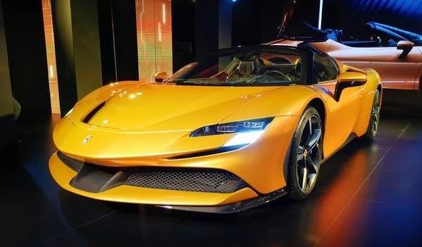 法拉利SF90 Spider售價公布，起售價為499.8萬元（豪氣沖天）