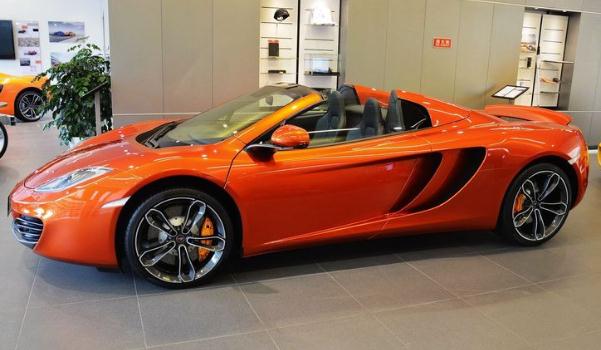 法拉利575M多少錢(qián)，世界上最好的轎跑之一（售價(jià)320萬(wàn)元）