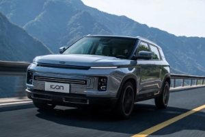 吉利icon油耗高嗎,百公里油耗實(shí)測(cè)8L（搭載1.5T三缸動(dòng)力）