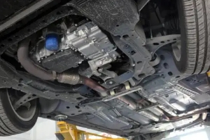 別克君威口碑怎么樣，底盤穩(wěn)重厚實(shí)（駕駛操控很棒）