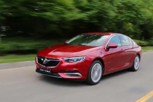 別克君威怎么樣值得買(mǎi)嗎,車(chē)身尺寸同級(jí)較大（兩款動(dòng)力充足）